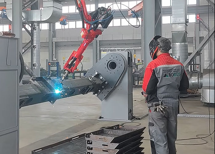 Процесс производства навесного оборудования оптимизируют в красноярской компании благодаря региональной программе по повышению производительности труда.
