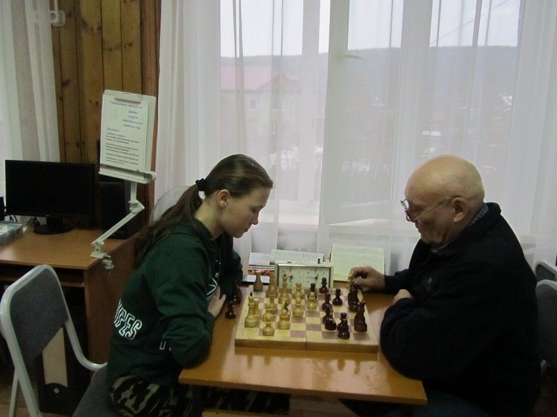 С 29 октября в Богучанской Центральной районной библиотеке начал работать шахматный клуб «Ход конем»..