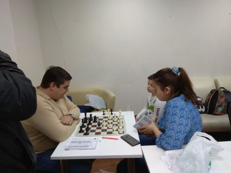 С 3 по 8 января 2020 г. четверо учащихся Богучанской ДЮСШ приняли участие в зимнем шахматном лагере в Красноярске, организованном Международной школой шахмат гроссмейстера Петра Кирякова..
