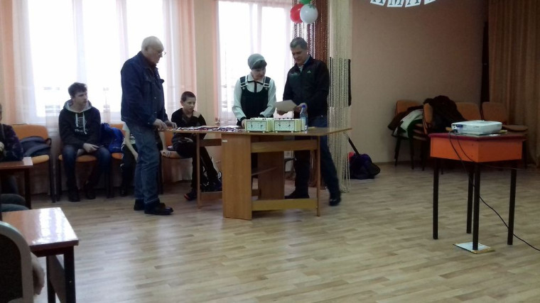 9 декабря в Богучанской Центральной районной библиотеке прошло первенство ДЮСШ по шахматам &quot;турнир сильнейших 2018&quot; среди учащихся школ Богучанского района.