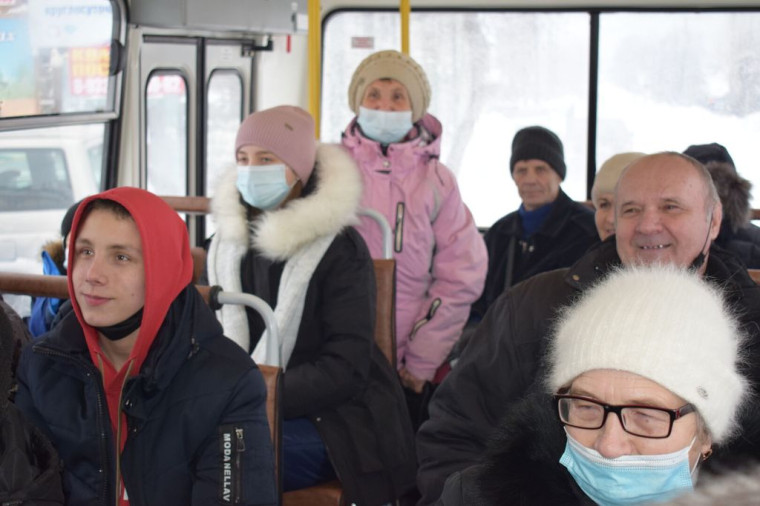Лидия Зуйкина: «Глава района сдержал обещание, и Невонка получила новый автобус».