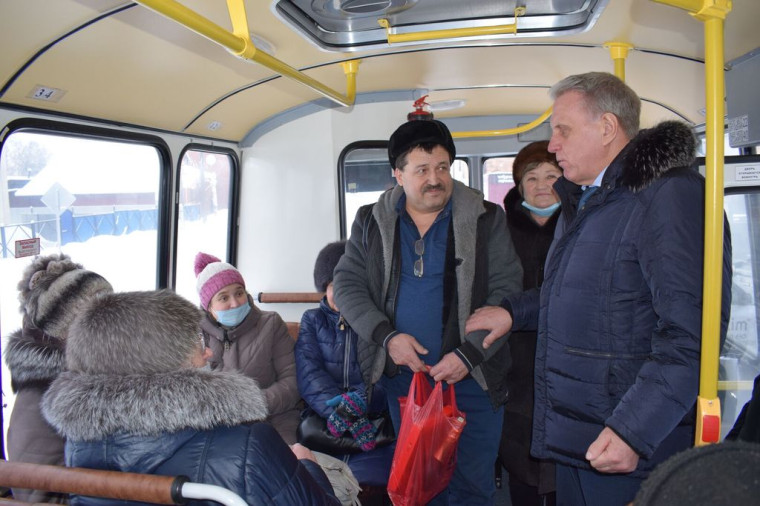Лидия Зуйкина: «Глава района сдержал обещание, и Невонка получила новый автобус».