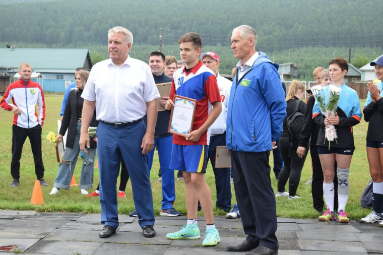 Владимир Саар поздравил деятелей спорта с Днём физкультурника.