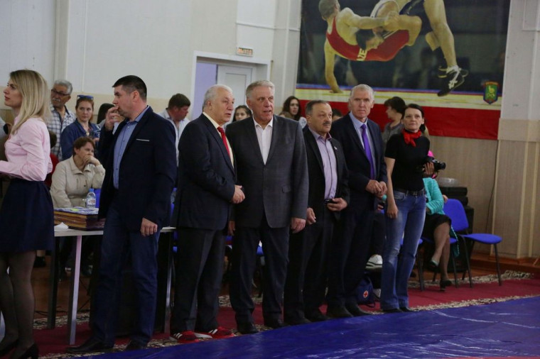 Владимир Саар отметил благодарностью основателей борцовского турнира.